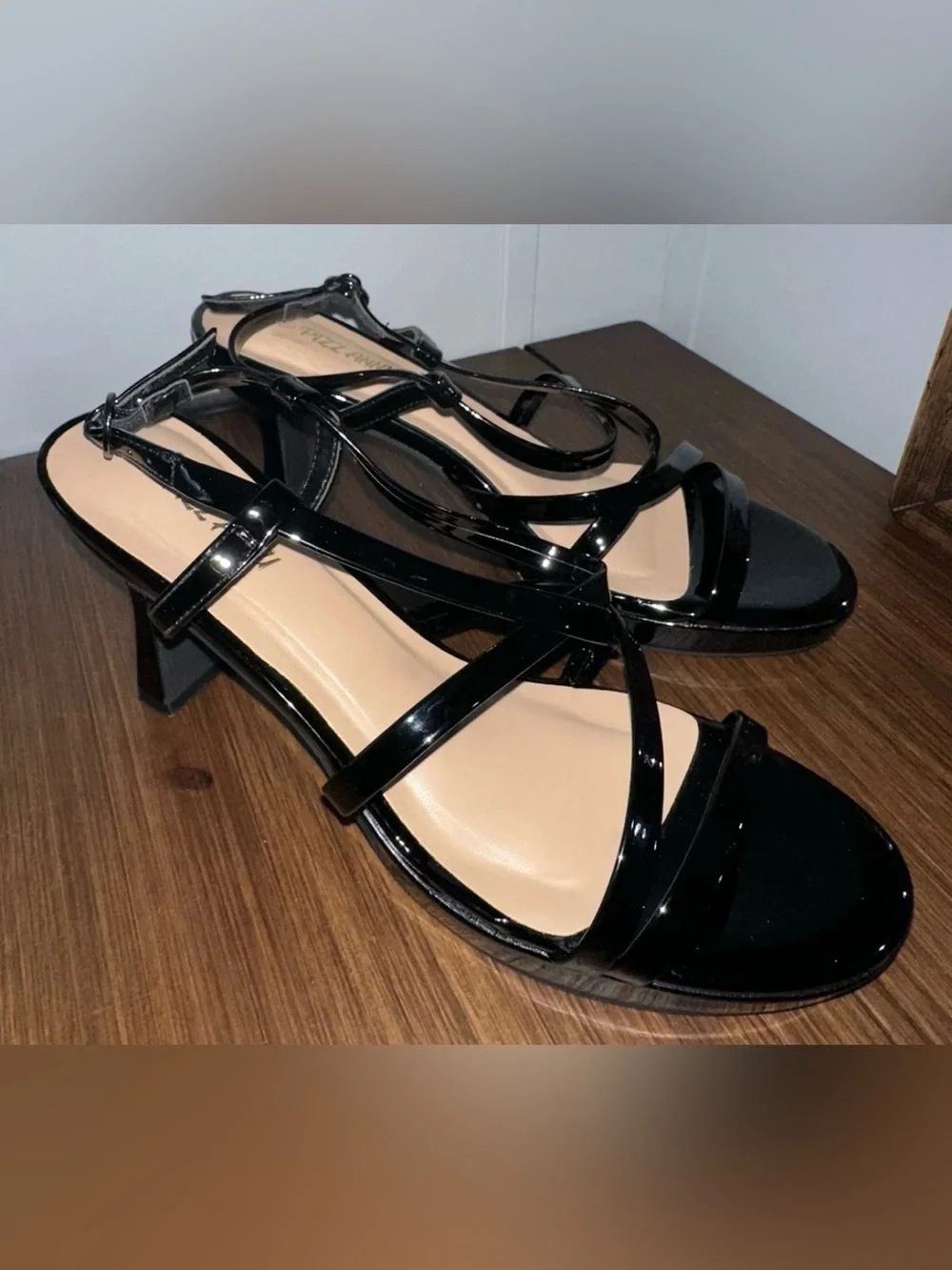 PIZZ ANNU Vola Black Patent Strappy Block Heel Sandals - Women’s 7.5 US NEW